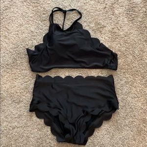 Scalloped semi-high waisted bikini